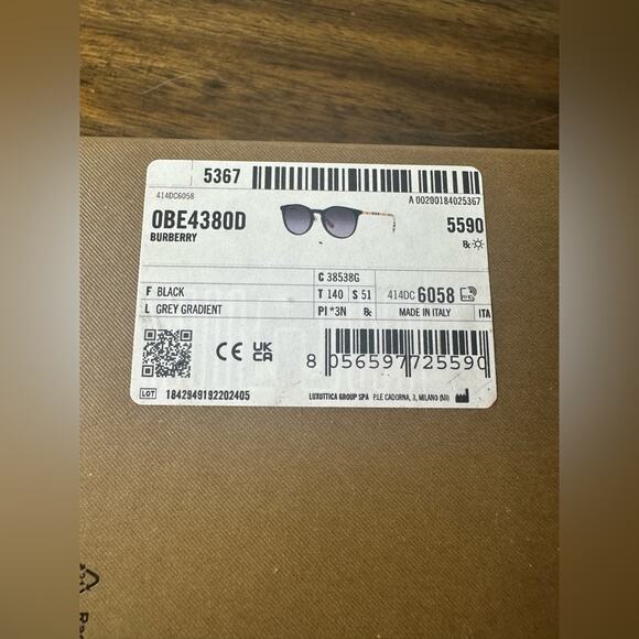 NWB Burberry Nova Check Arm Sunglasses Adjustable Nose Unisex - Picture 7 of 10